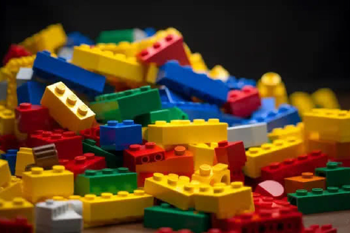 Why Brick Building Sets Fascinate All Generations?