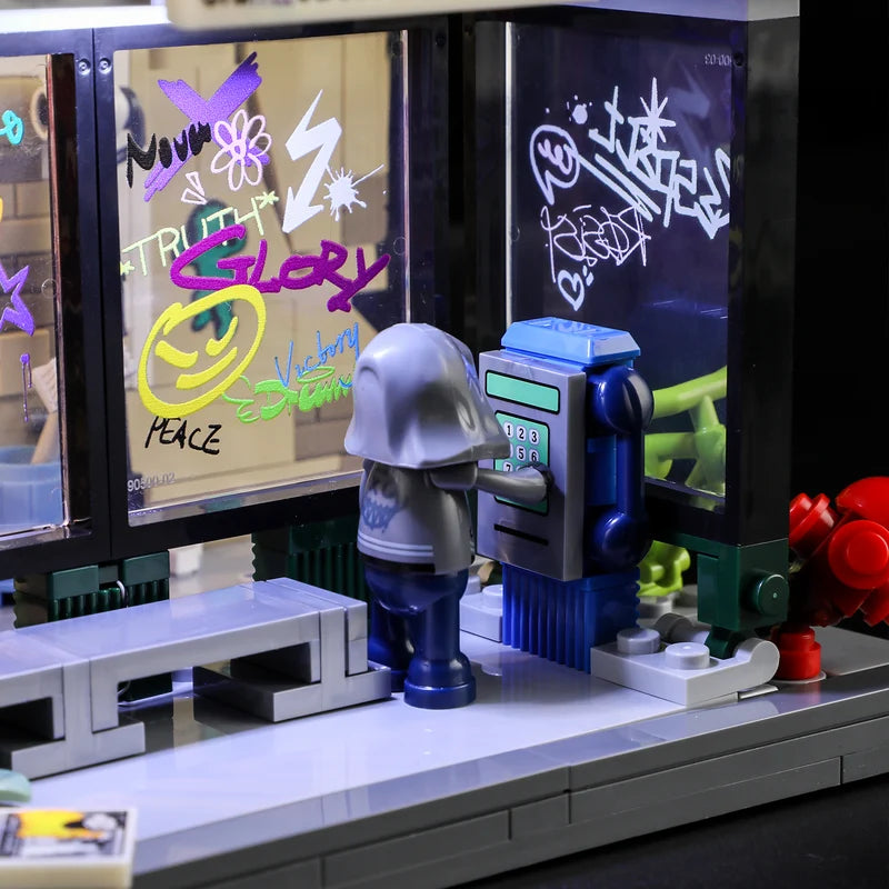 19004 Graffiti Bus Stop three interchangeable modular sections flea-market module and DIY sticker sheets Lumibricks