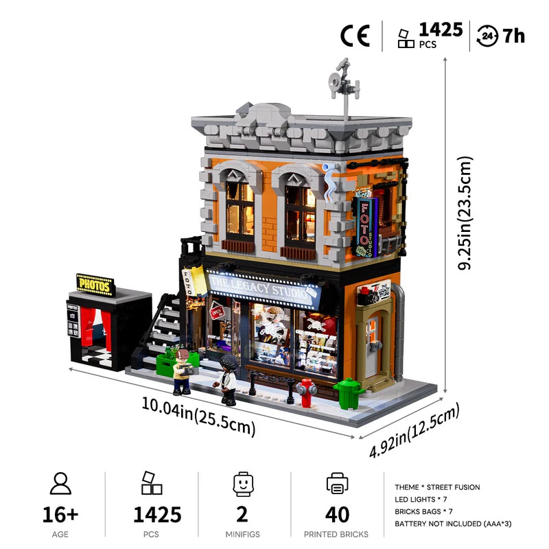 Lumibricks 19016 Corner Photo Studio – dimensions 25.5x12.5x23.5cm, 1425 pcs, 2 minifigs, 7 LED lights, age 16+