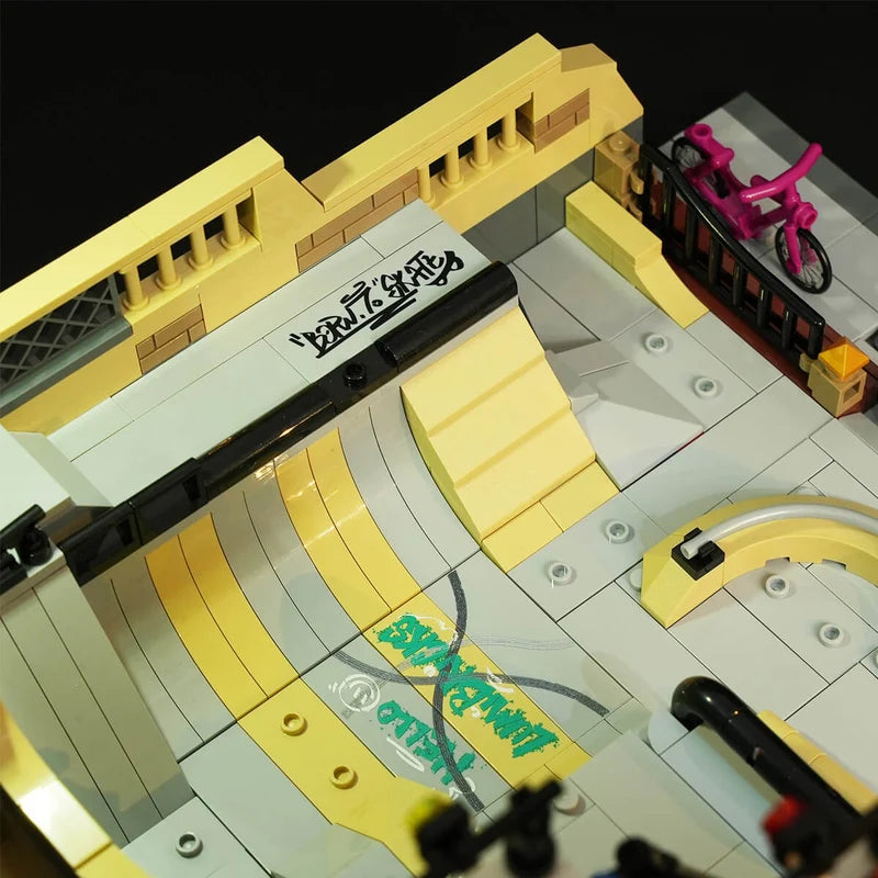 Lumibricks 19011 Skate Park container-style architecture removable container revealing full skate area